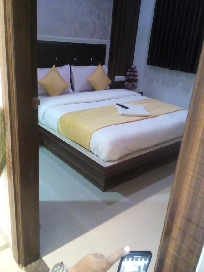 Hotel Sunstay Ahmedabad Exterior foto